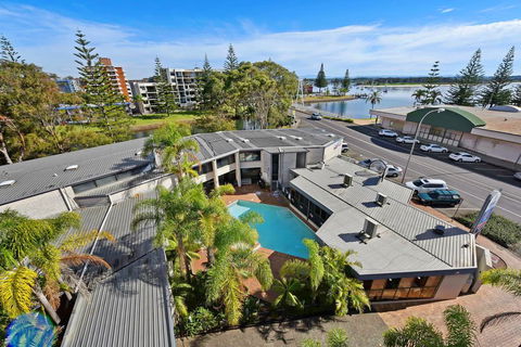 Palm Court Motor Inn - Accommodation Sunshine Coast 2
