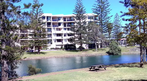 Palm Court Motor Inn - Accommodation Sunshine Coast 3