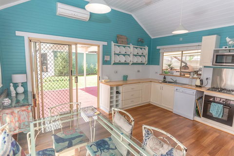 PALPERIPA - 23 Heathcote Street - Accommodation Sunshine Coast 0