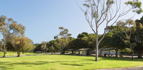 PALPERIPA - 23 Heathcote Street - Accommodation Sunshine Coast 3