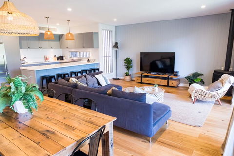 Pandanas Apartments 15A - Mollymook Beach - Accommodation Sunshine Coast 0