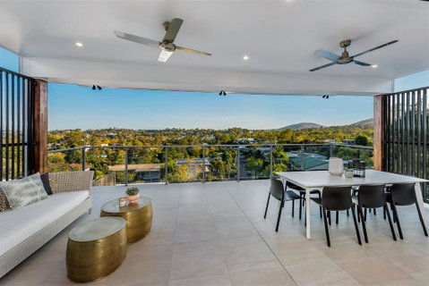 Panoramic Views Villa Birdwood Terrace 4 Bedroms - Toowong - Accommodation Sunshine Coast 2