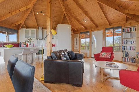 Peace & Plenty - Accommodation Sunshine Coast 2