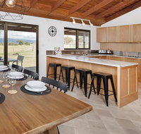 Peak View House - Accommodation Sunshine Coast