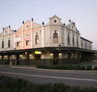 Peden's Hotel - Accommodation Sunshine Coast