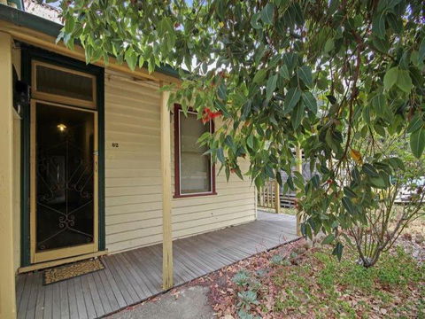 Pemberton - Accommodation Sunshine Coast 2