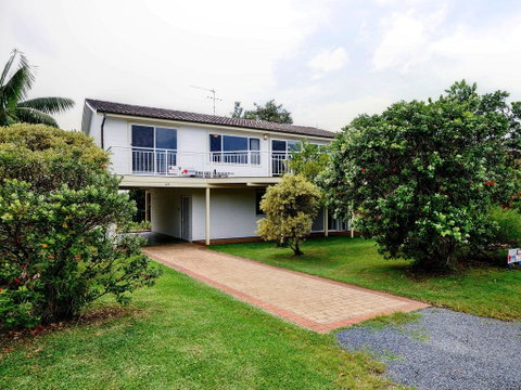 Pet Friendly - Barnacle - Accommodation Sunshine Coast 0