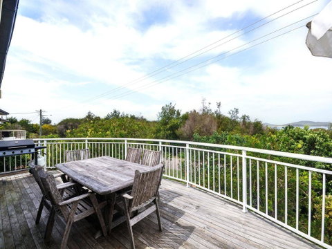 Pet Friendly - Barnacle - Accommodation Sunshine Coast 1