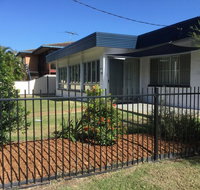 Pet Friendly home walking distance to Surf Beach - North St Woorim - Accommodation Sunshine Coast