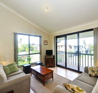 Pet Friendly on Pelican - Close to Myall River - Accommodation Sunshine Coast