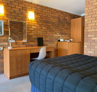 Peter Allen Motor Inn - Accommodation Sunshine Coast