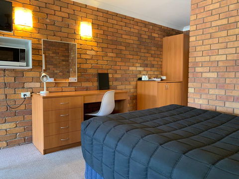 Peter Allen Motor Inn - Accommodation Sunshine Coast 0