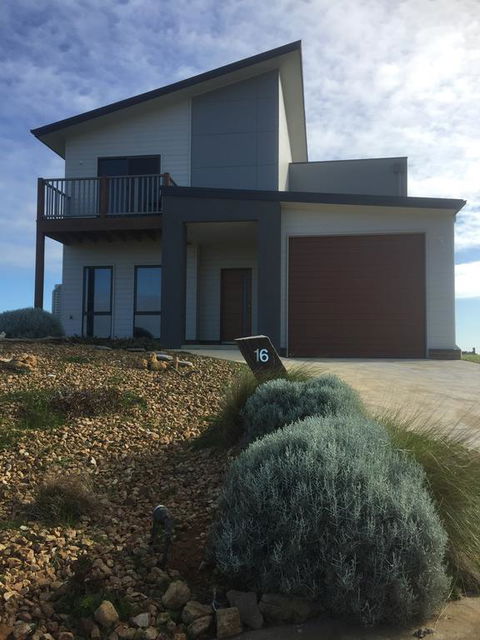 Peterborough Getaway - Accommodation Sunshine Coast 0