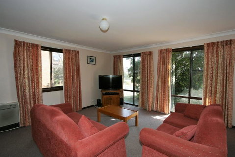 Petersdorf 4/129 Gippsland Street - Accommodation Sunshine Coast 0