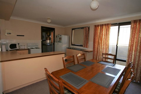 Petersdorf 4/129 Gippsland Street - Accommodation Sunshine Coast 1