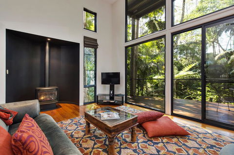 Pethers Rainforest Retreat - Accommodation Sunshine Coast 0