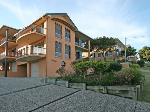 Phoenix Terrace -townhouse Yamba - Accommodation Sunshine Coast 3