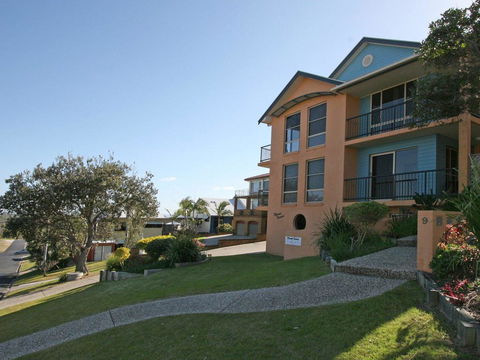 Phoenix Terrace -townhouse Yamba - Accommodation Sunshine Coast 2