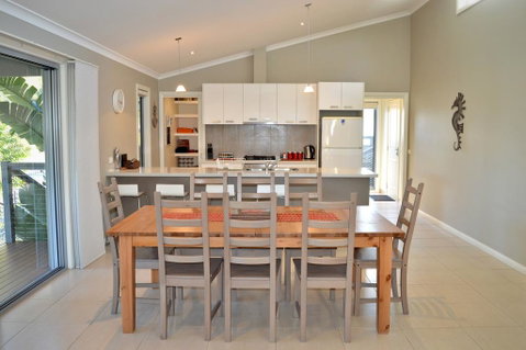 Pier One @ Eastern Beach - Accommodation Sunshine Coast 3