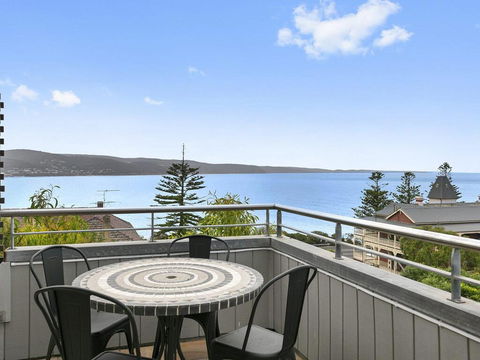 POINT GREY APARTMENT 2 - Ocean VIews With Wifi - Accommodation Sunshine Coast 0