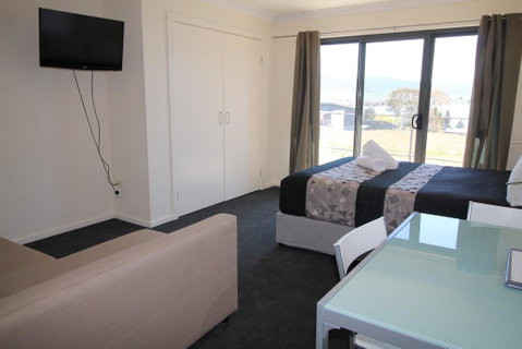 Poley Cow Studio - Accommodation Sunshine Coast 3