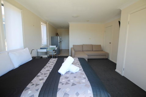 Poley Cow Studio - Accommodation Sunshine Coast 1