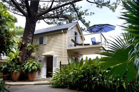 Port Douglas Cottage & Lodge - Accommodation Sunshine Coast 0