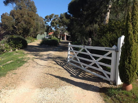 Port Elliot Rural Retreat - Accommodation Sunshine Coast 0