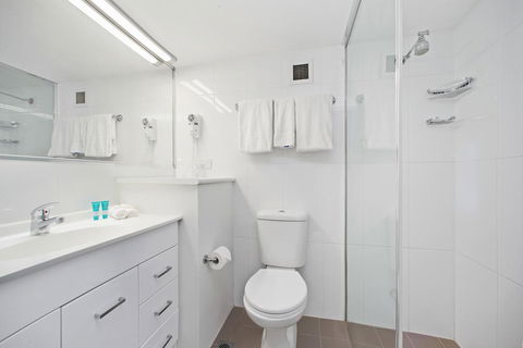 Port Pacific Resort - Accommodation Sunshine Coast 1