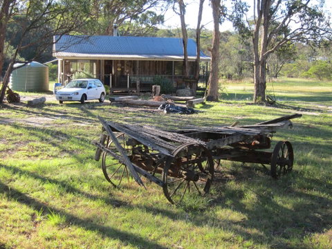 Possum's Hollow And Hooter's Hut - Accommodation Sunshine Coast 1