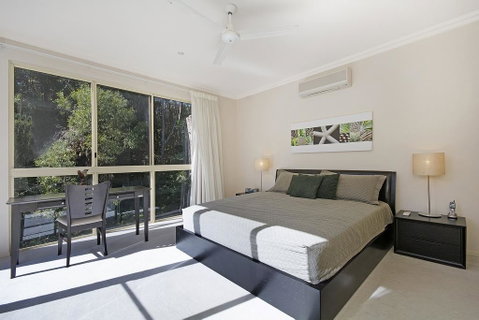 Prestigious House In Little Cove - 4 Baywoods - Accommodation Sunshine Coast 2