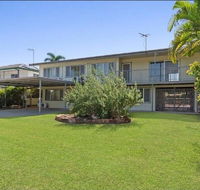 Private Abode and Handy location with a pool - Accommodation Sunshine Coast