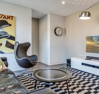 Professional living minutes from the city - Accommodation Sunshine Coast