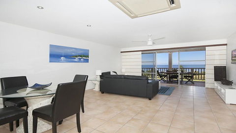 Quarterdeck 23 - WiFi - Accommodation Sunshine Coast 2