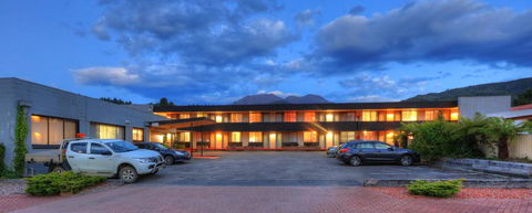 Queenstown Motor Lodge - Accommodation Sunshine Coast 2