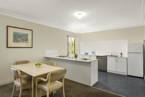 Quest Trinity House - Accommodation Sunshine Coast 2