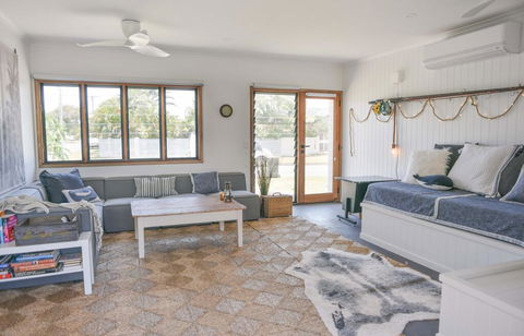 Quiet Pet Friendly Home 3 Houses To Beach Entry With Private Pool Walk To Shops - Accommodation Sunshine Coast 1