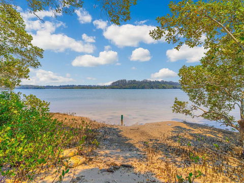 Ralph's Cottage Orion Drive Yamba - Pet Friendly Photos Available Shortly Free Wi-Fi - Accommodation Sunshine Coast 3