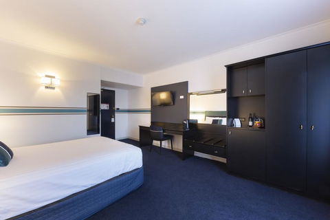 Ramada Diplomat Canberra - Accommodation Sunshine Coast 2