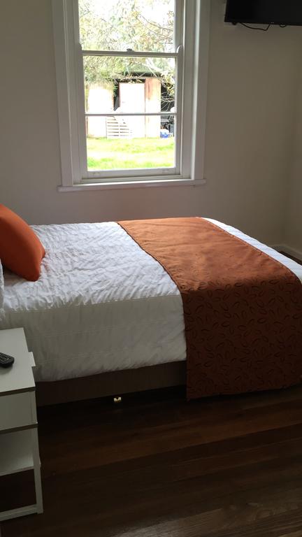 Rand Hotel - Accommodation Sunshine Coast 1