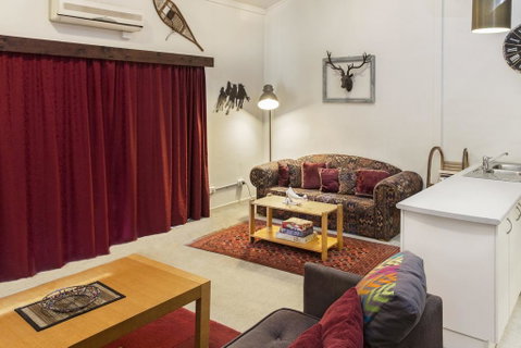 Razorback 6 - Razorback Plaza Jindabyne - Accommodation Sunshine Coast 1