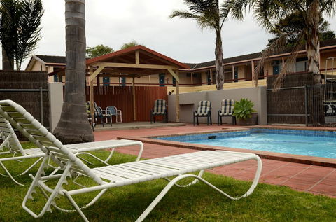 Red Carpet Motel - Accommodation Sunshine Coast 1