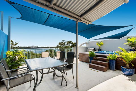 Reflections Holiday Apartments - Accommodation Sunshine Coast 1