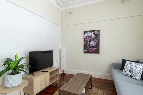 RELAXED FAMILY HOME WILLOUGHBY - Accommodation Sunshine Coast 2