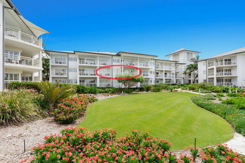 RESORT ON THE BEACH 5215 - OCEAN GLIMPSES - Accommodation Sunshine Coast 0
