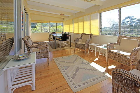REST ASHORE At MOLLYMOOK - Accommodation Sunshine Coast 1