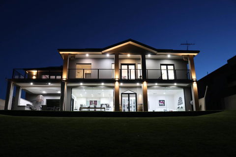 River Devine - Accommodation Sunshine Coast 1