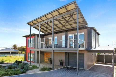 RiverSea Goolwa Beachhouse - WiFi - Pet-Friendly - Accommodation Sunshine Coast 0