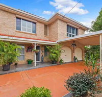 Riverside Haven - boating fishing beach cafes in walking range - Accommodation Sunshine Coast