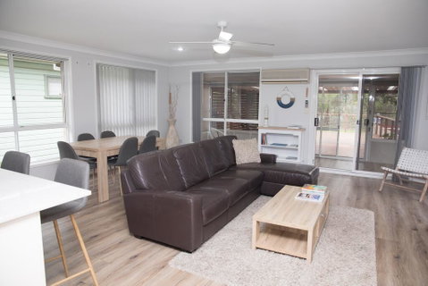 Riverside Haven - Boating, Fishing, Beach, Cafes In Walking Range - Accommodation Sunshine Coast 2